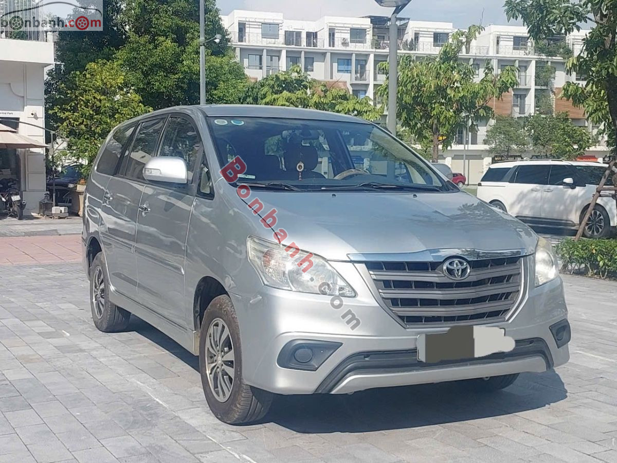 Toyota Innova 2.0E