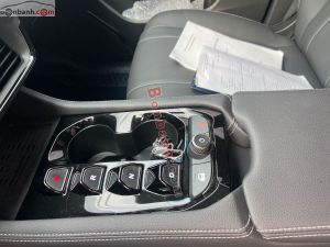 Xe VinFast VF8 Eco 2024