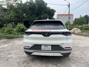 Xe VinFast VF8 Eco 2024