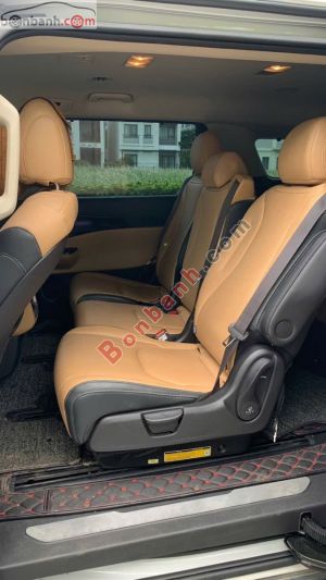 Xe Kia Carnival Premium 2.2D 8S 2023