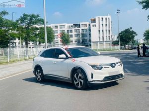 Xe VinFast VF8 Eco AWD 2024