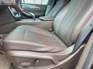 Xe VinFast Lux SA 2.0 Base 2.0 AT 2019