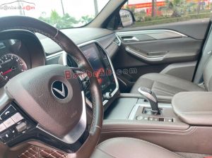 Xe VinFast Lux SA 2.0 Base 2.0 AT 2019