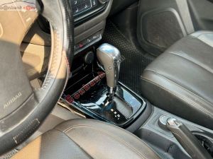 Xe Chevrolet Colorado High Country 2.5L 4x4 AT 2018