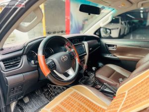 Xe Toyota Fortuner 2.4G 4x2 MT 2019