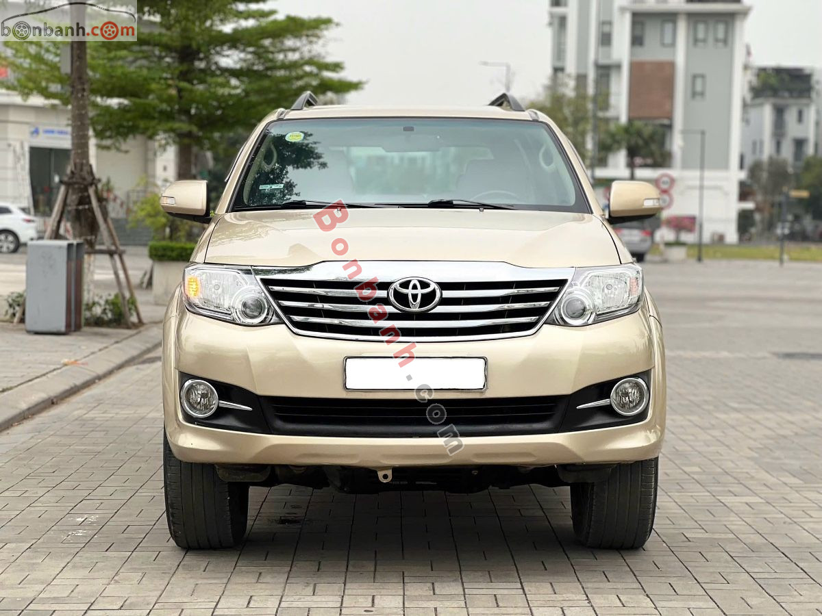 Toyota Fortuner 2.7V 4x2 AT 2015