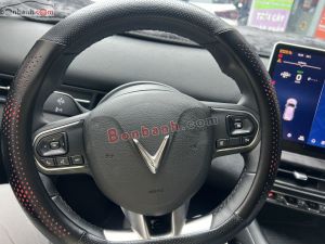 Xe VinFast VF7 Eco 2025