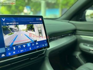 Xe VinFast VF9 Eco 2025