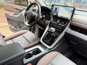 Xe Toyota Innova Cross 2.0V CVT 2025